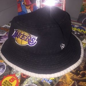New Era LA Lakers bucket hat
